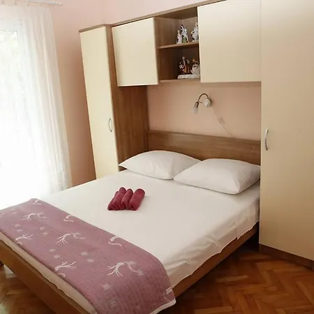 Ivic Croatia * Vodice